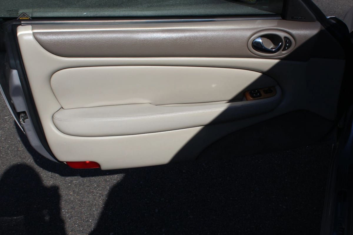 Used 2000 Jaguar XK8 image 10