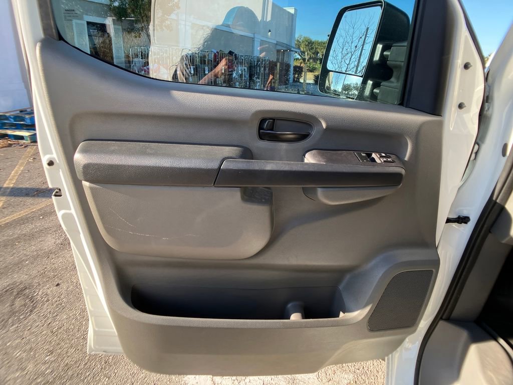 Used 2021 Nissan NV 2500 SV image 15