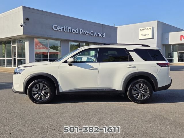 Used 2025 Nissan Pathfinder SV FWD image 2