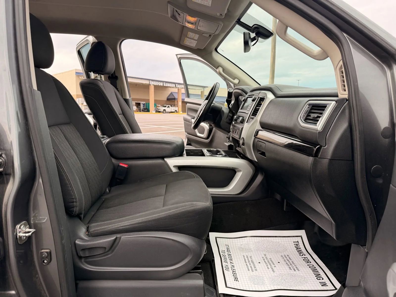 Used 2019 Nissan Titan SV w/ SV Convenience Package image 17