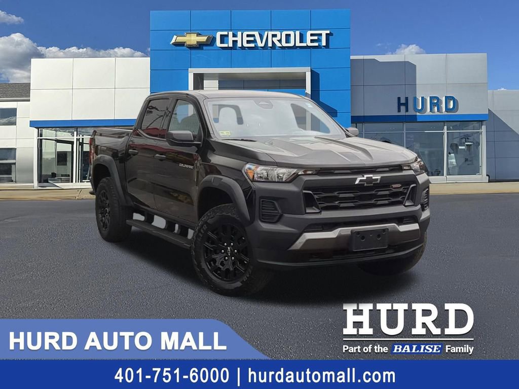 Used 2024 Chevrolet Colorado Trail Boss w/ Advanced Trailering Package AWD/4WD image 1