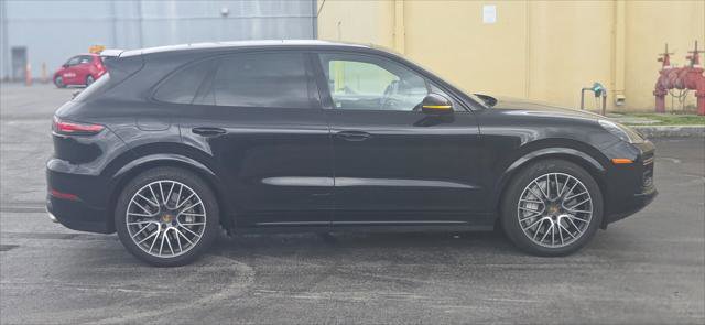 Used 2019 Porsche Cayenne Turbo w/ Premium Plus Package AWD/4WD image 8