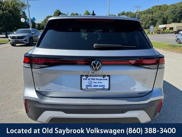 Used 2025 Volkswagen Tiguan SE AWD/4WD image 6