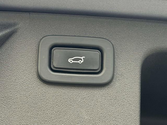 Used 2021 Land Rover Discovery Sport SE image 11