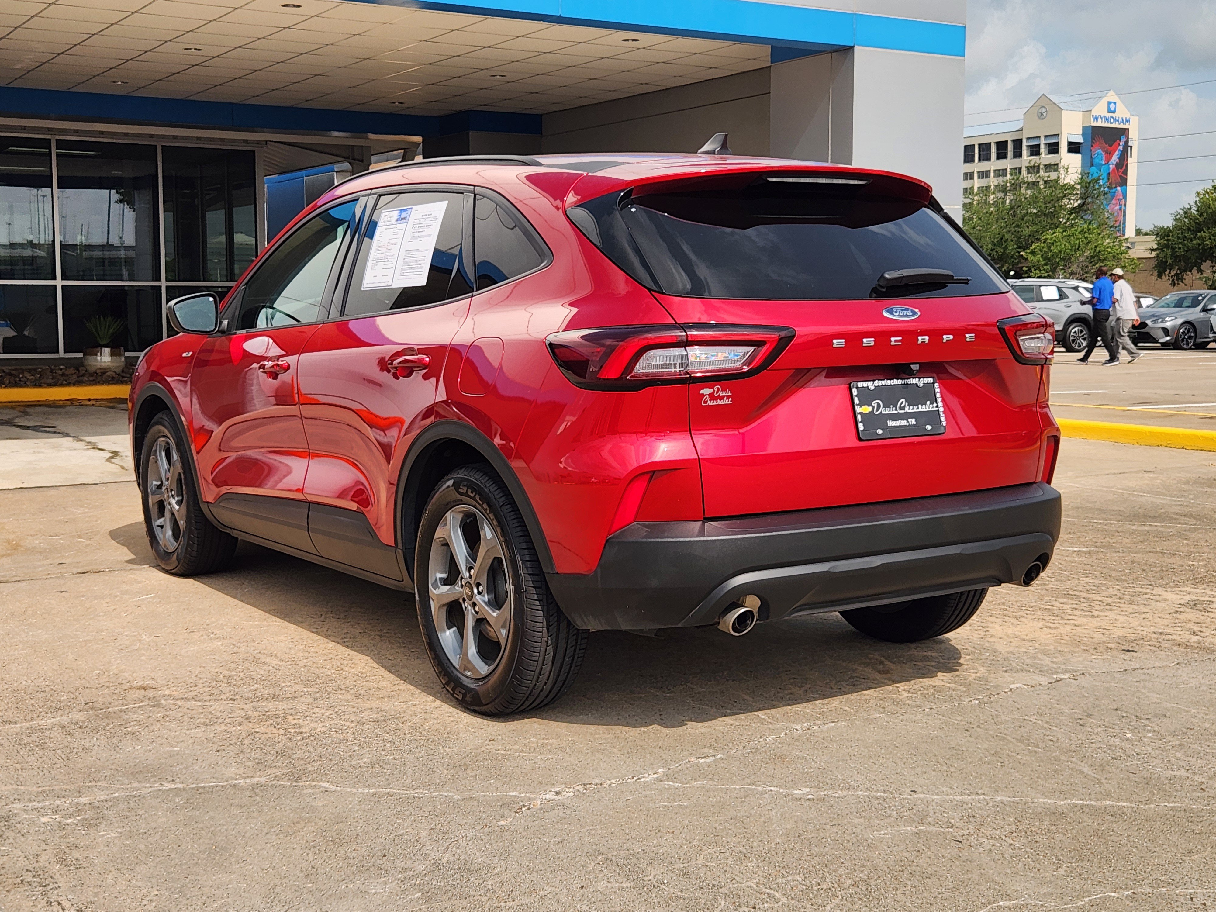 Used 2025 Ford Escape ST-Line FWD image 8