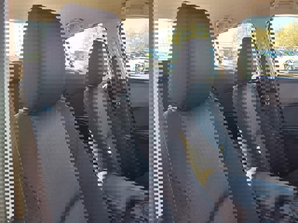 Used 2015 MAZDA MAZDA3 i SV image 18