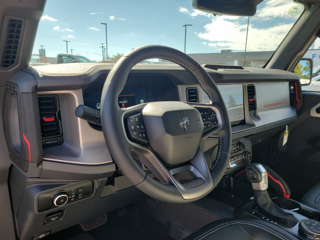 New 2026 Ford Bronco Outer Banks w/ Sasquatch Package AWD/4WD image 18