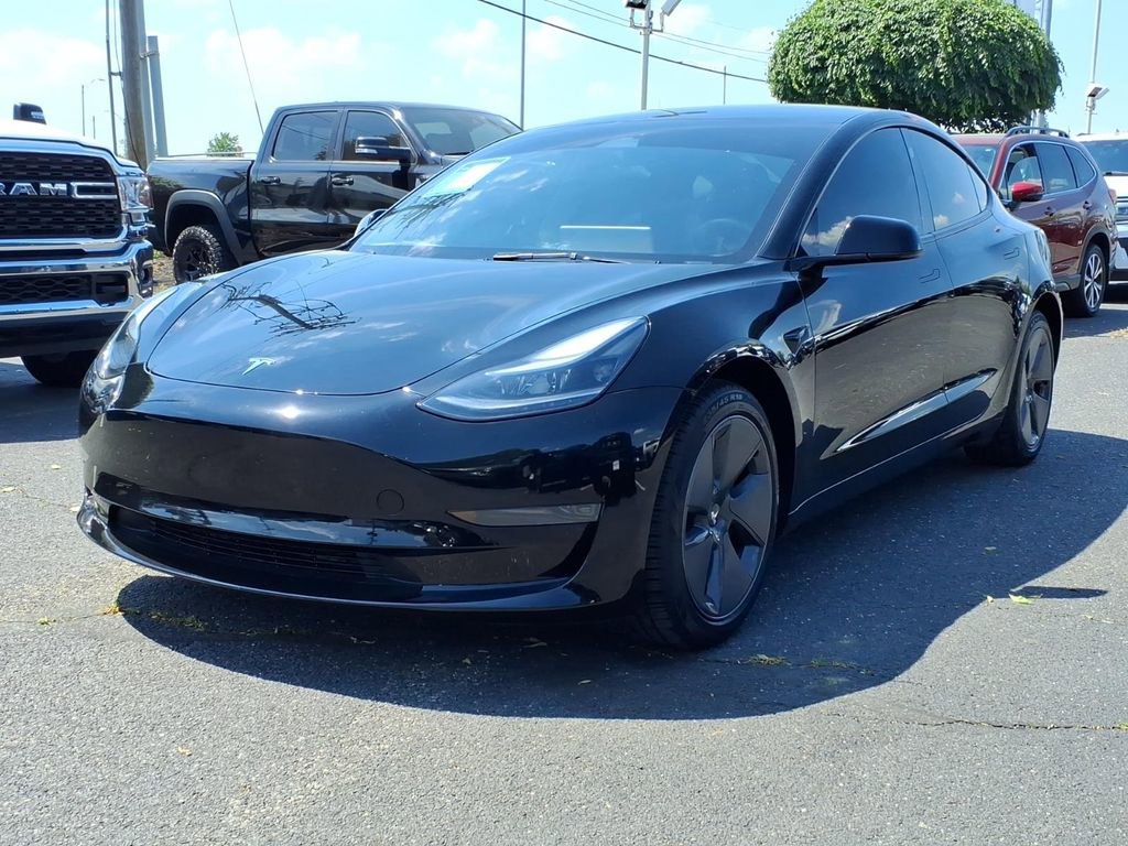 Used 2023 Tesla Model 3 Standard Range RWD image 3