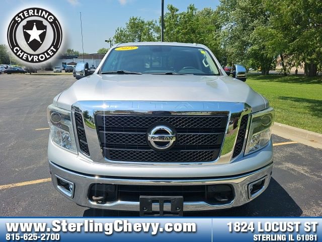 Used 2017 Nissan Titan SL w/ SL Towing Convenience Package image 2