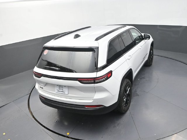 New 2026 Jeep Grand Cherokee Altitude AWD/4WD image 16
