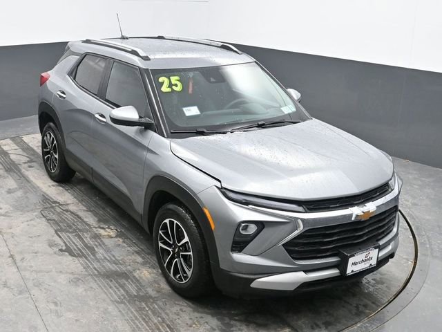 Used 2025 Chevrolet TrailBlazer LT w/ Driver Confidence Package image 25