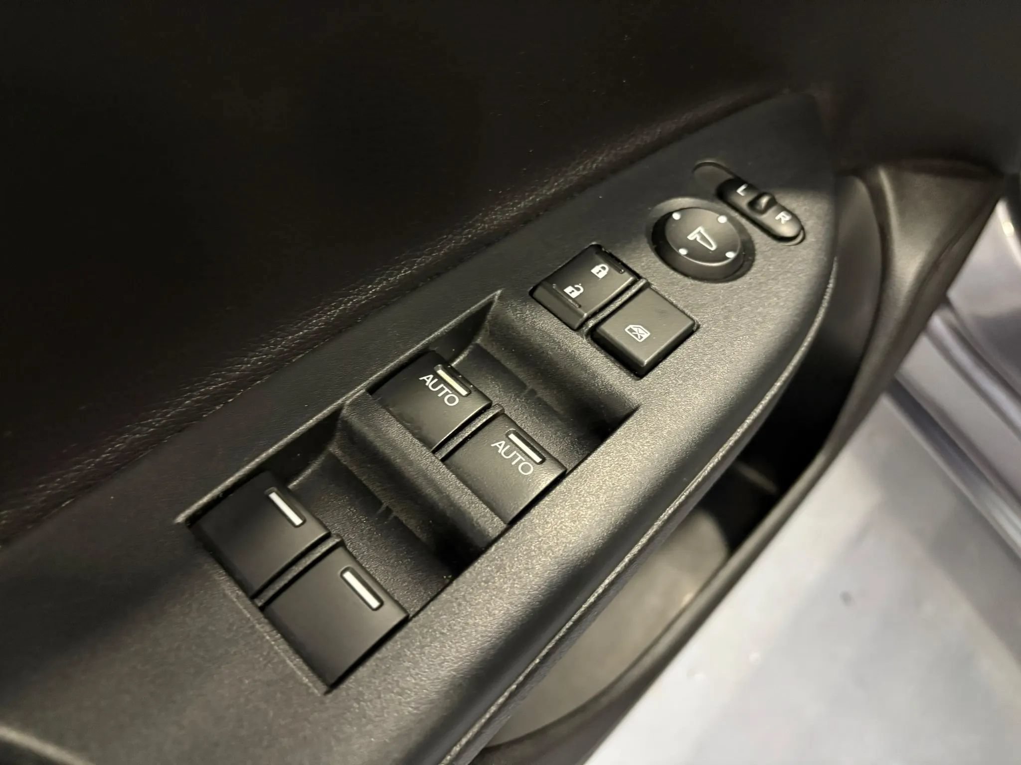 Used 2016 Honda Accord EX-L image 33