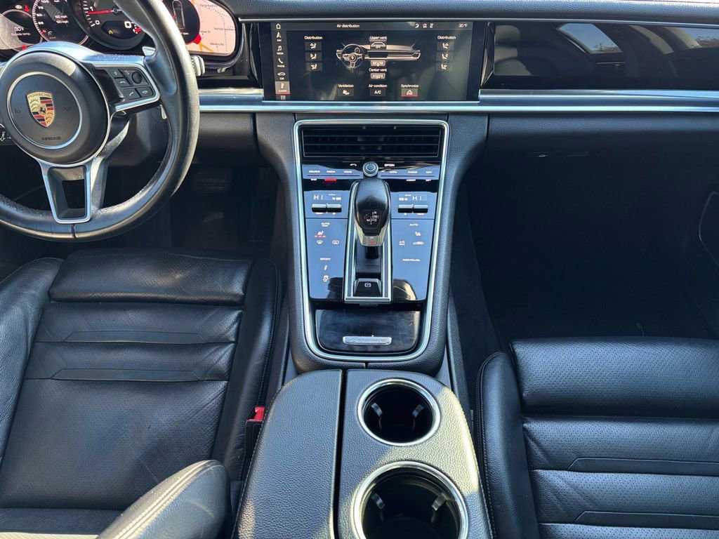 Used 2018 Porsche Panamera image 20