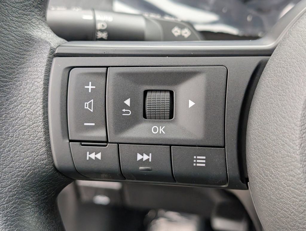 New 2026 Nissan Kicks SV image 18