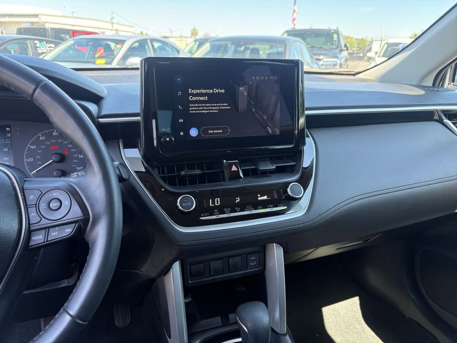 Used 2025 Toyota Corolla Cross LE FWD image 17