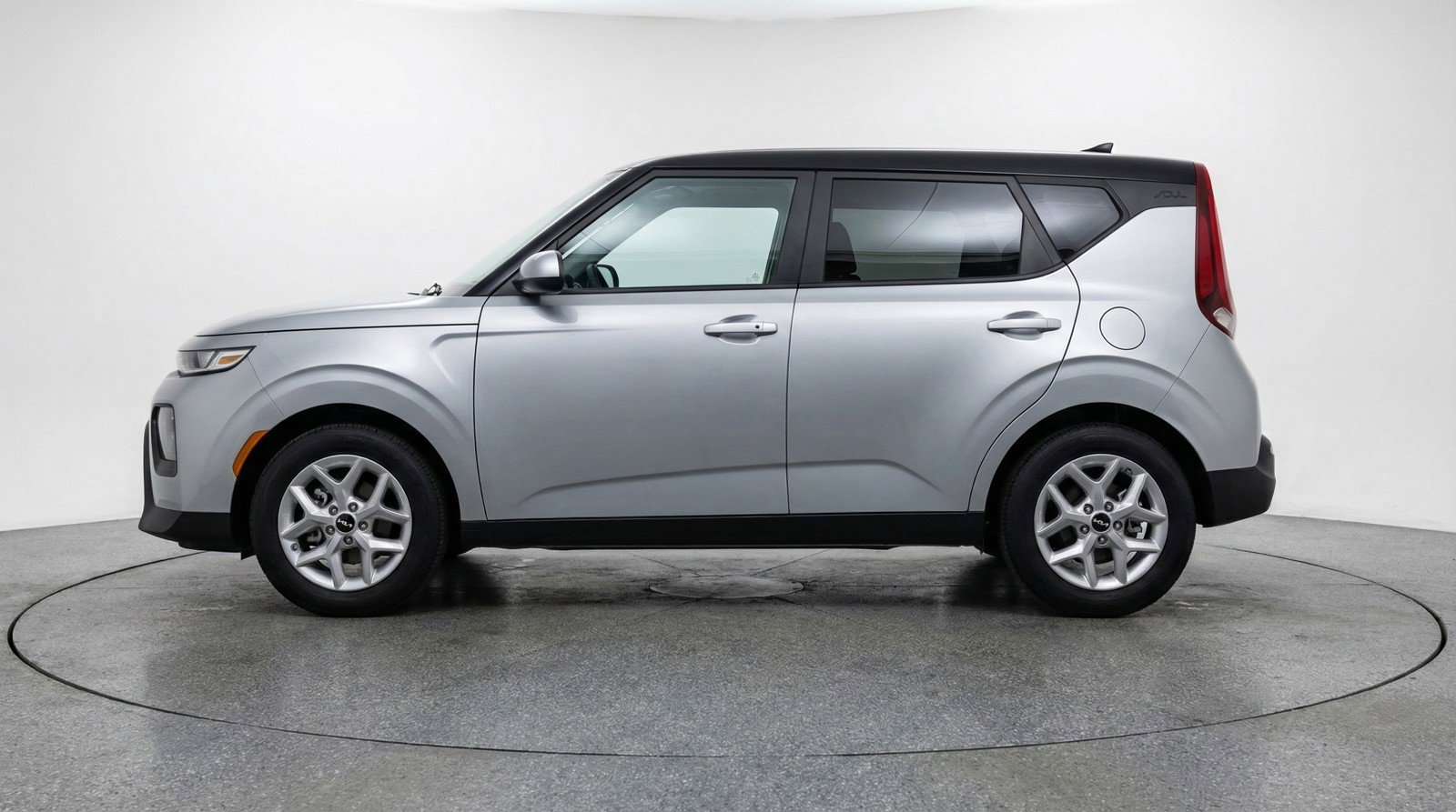 Used 2025 Kia Soul LX w/ LX Technology Package image 5