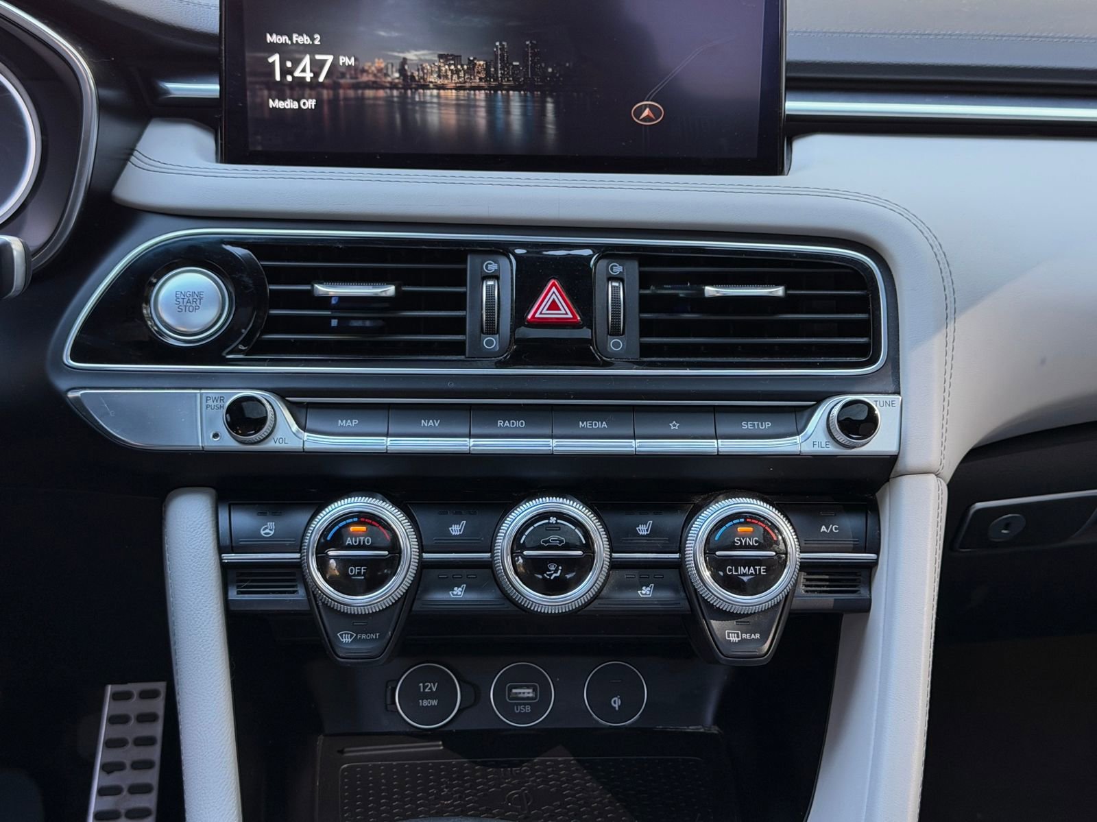 Used 2022 Genesis G70 3.3T w/ Sport Advanced Package image 18