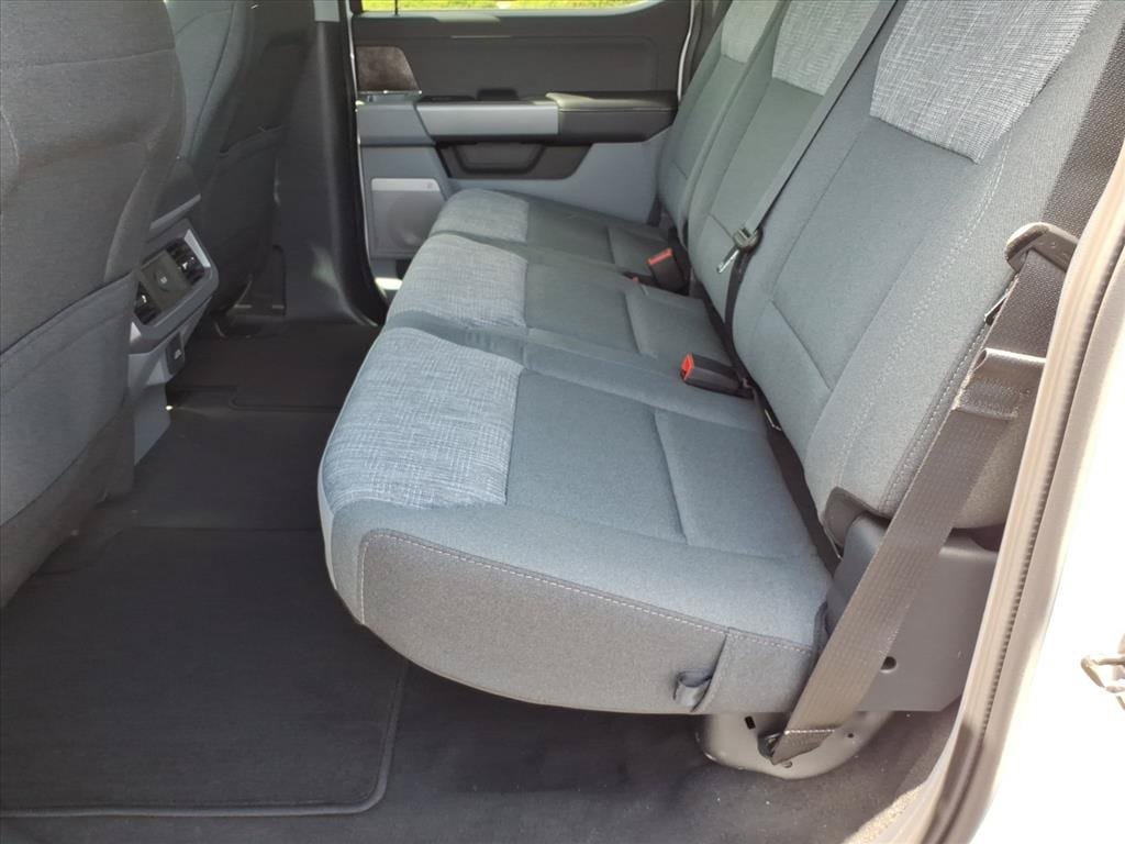 New 2026 Ford F250 XLT w/ XLT Premium Package AWD/4WD image 5