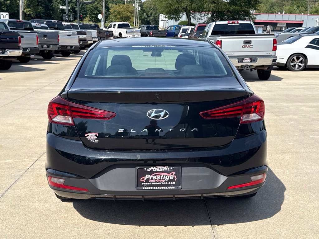 Used 2020 Hyundai Elantra SE w/ Cargo Package (C1) FWD image 13