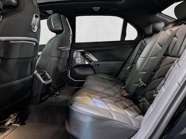 New 2026 BMW 750e xDrive AWD/4WD image 17
