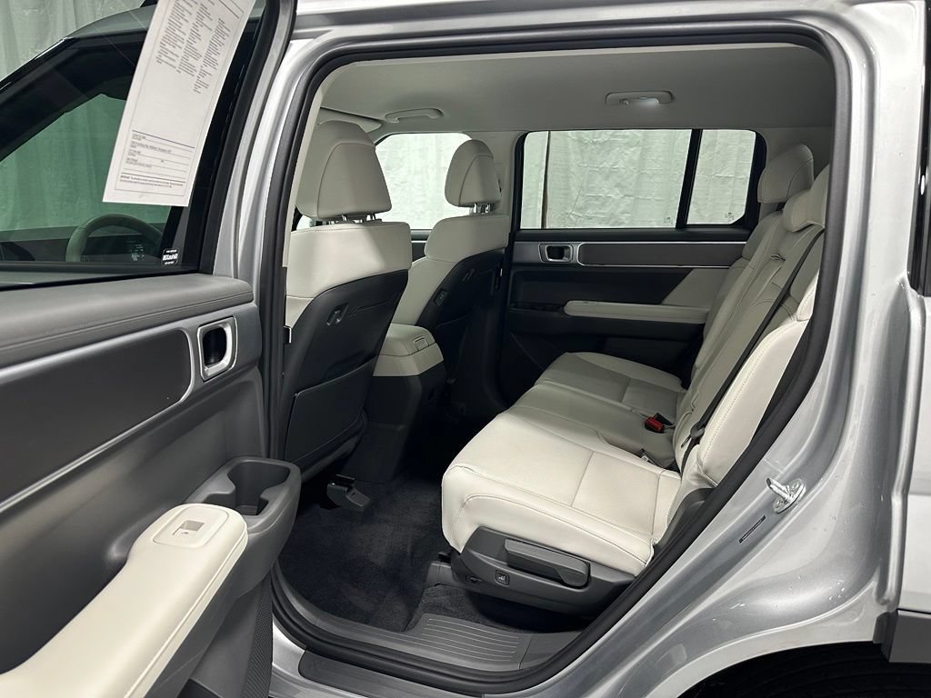 Used 2026 Hyundai Santa Fe SEL AWD/4WD image 44