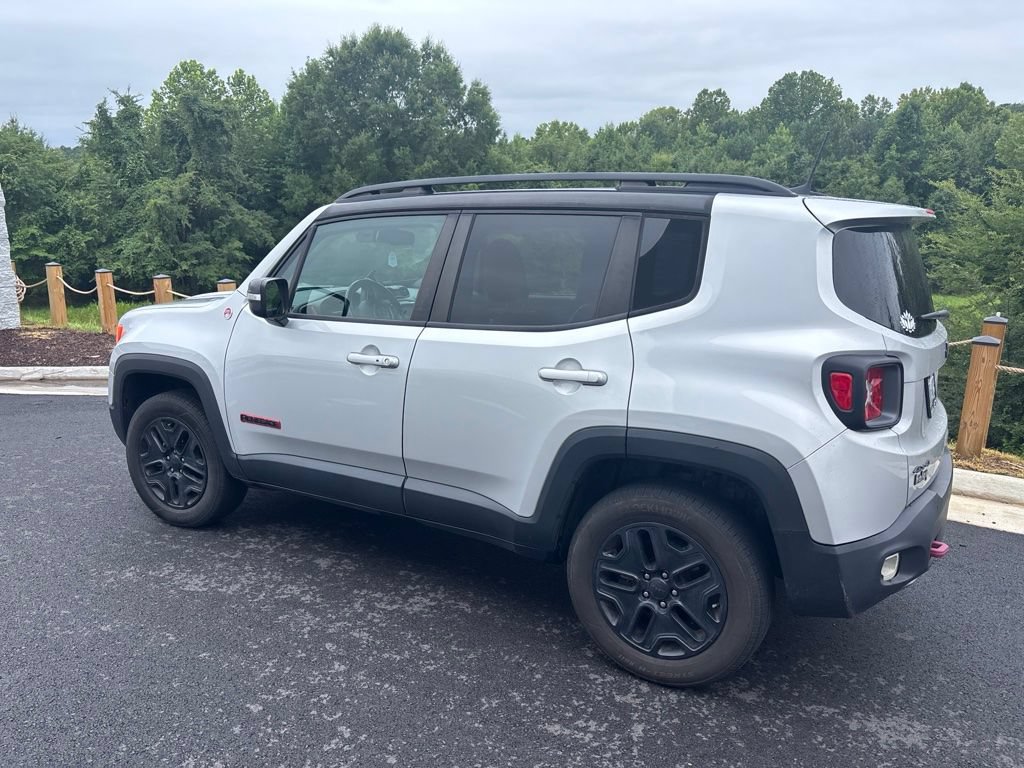Used 2018 Jeep Renegade Trailhawk AWD/4WD image 8