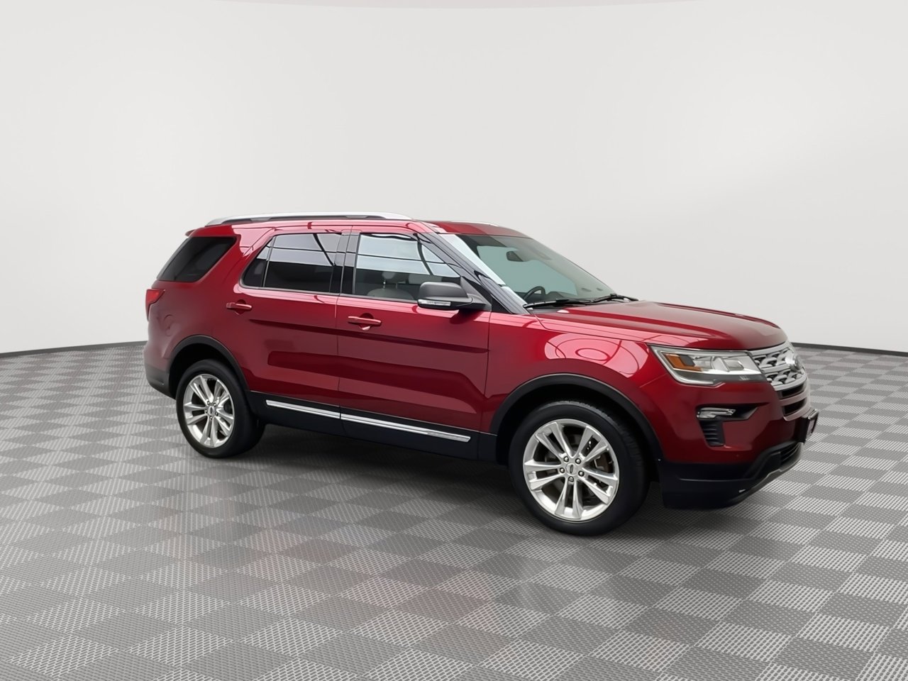 Used 2019 Ford Explorer XLT w/ Equipment Group 202A AWD/4WD image 45