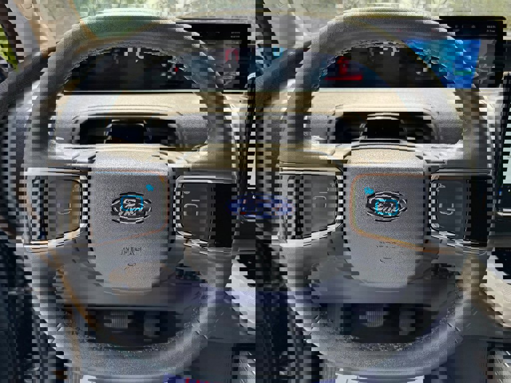 Used 2025 Ford Expedition Max Active AWD/4WD image 17