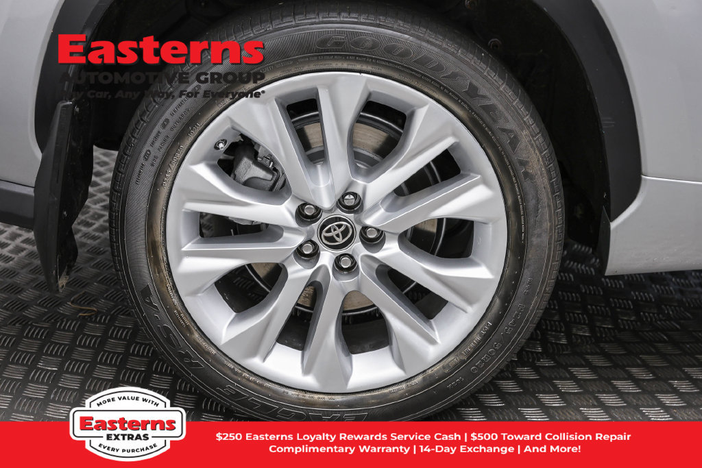 Used 2021 Toyota Highlander Limited AWD/4WD image 35
