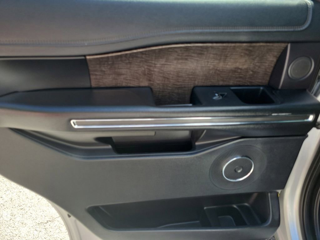 Used 2018 Ford Expedition Limited w/ Equipment Group 302A image 14