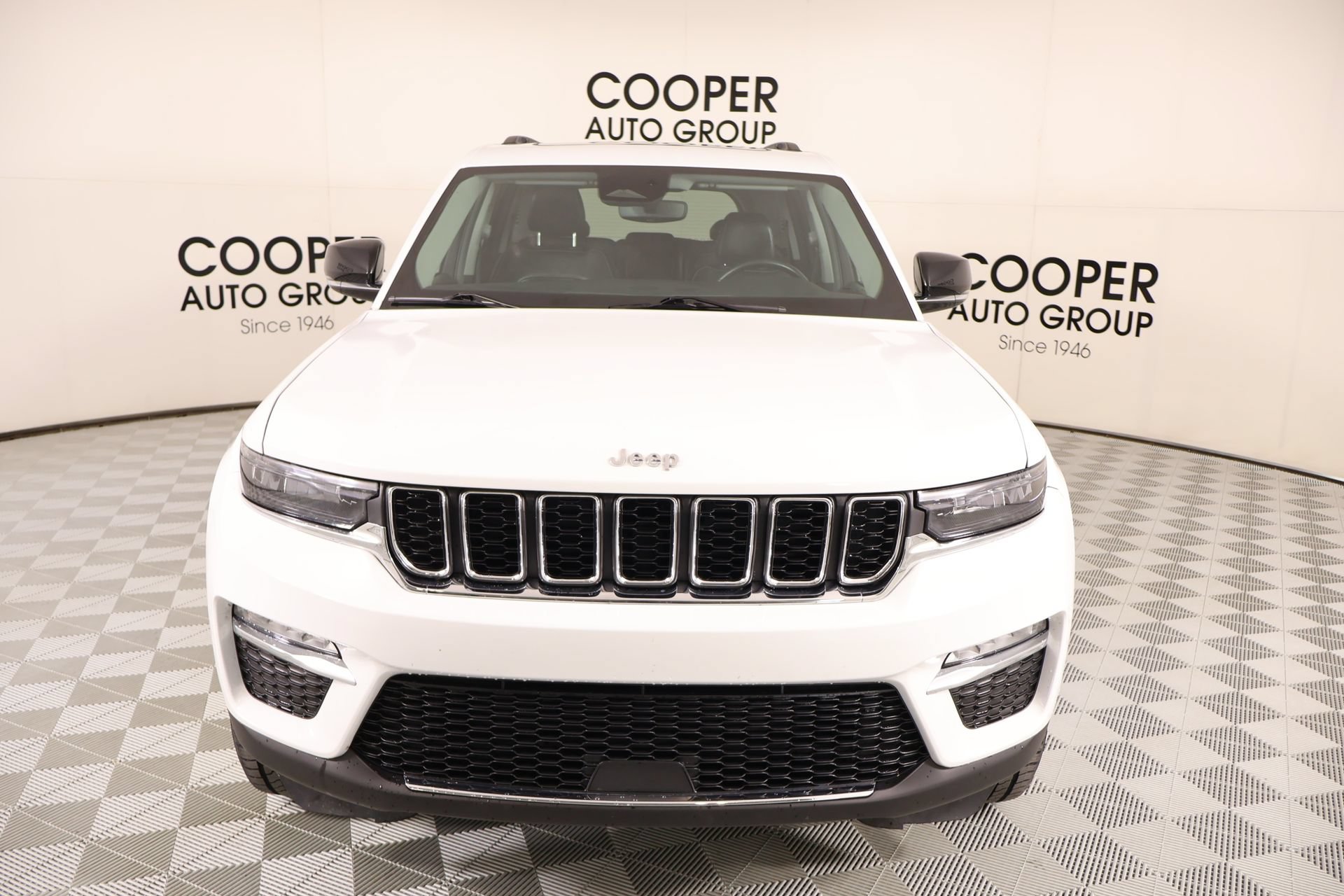 Used 2022 Jeep Grand Cherokee Limited AWD/4WD image 10