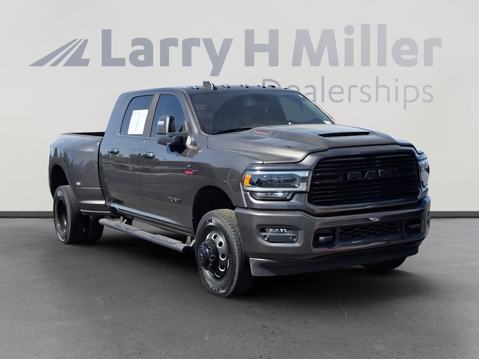 Used 2024 RAM 3500 Laramie w/ Night Edition AWD/4WD image 8