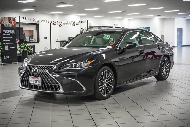 Certified 2023 Lexus ES 300h w/ Premium Package FWD image 4
