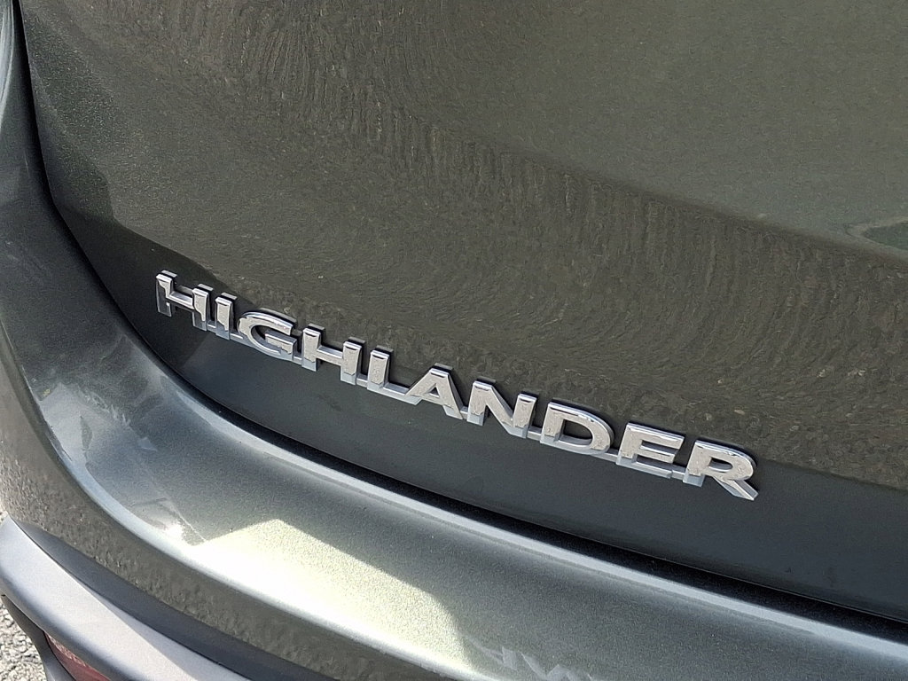 Used 2019 Toyota Highlander LE image 17