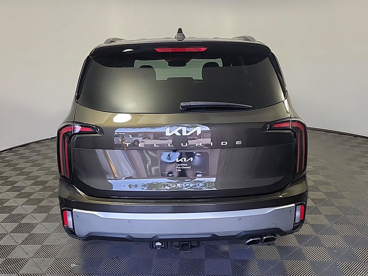 Certified 2024 Kia Telluride SX w/ Towing Package FWD image 5