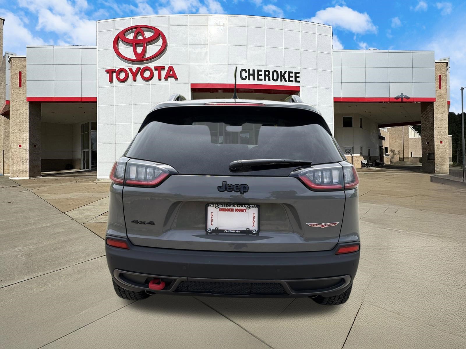 Used 2023 Jeep Cherokee Trailhawk AWD/4WD image 6