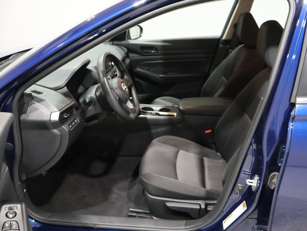 Used 2024 Nissan Altima 2.5 S image 9