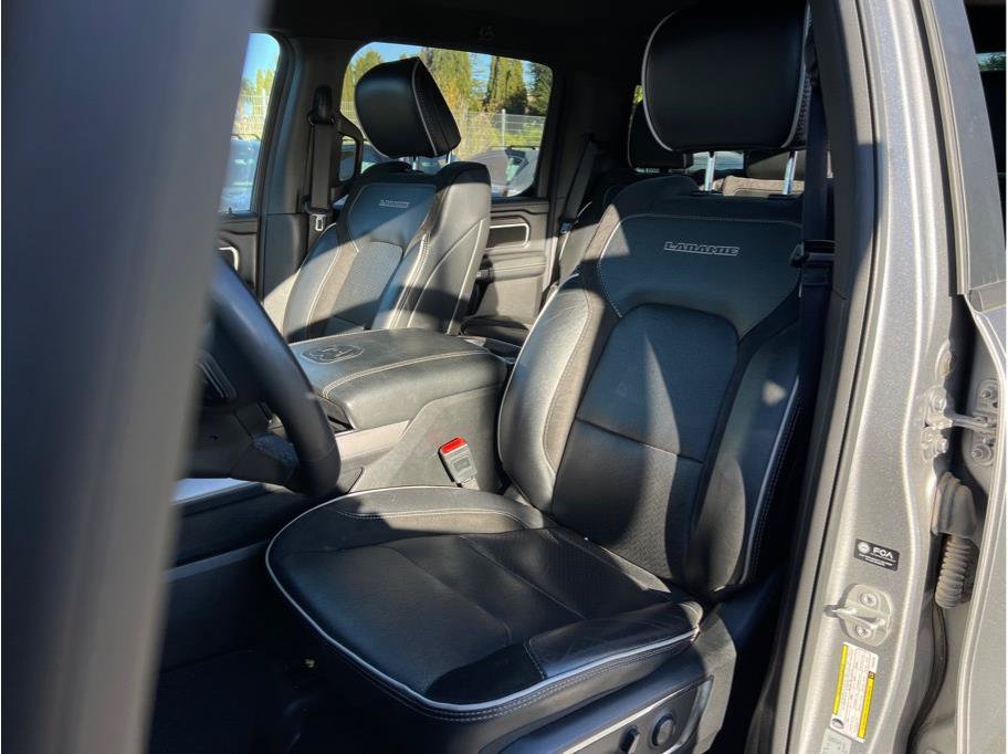 Used 2025 RAM 1500 Laramie AWD/4WD image 8