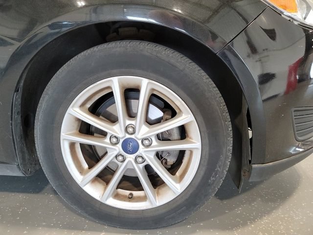 Used 2015 Ford Focus SE FWD image 14