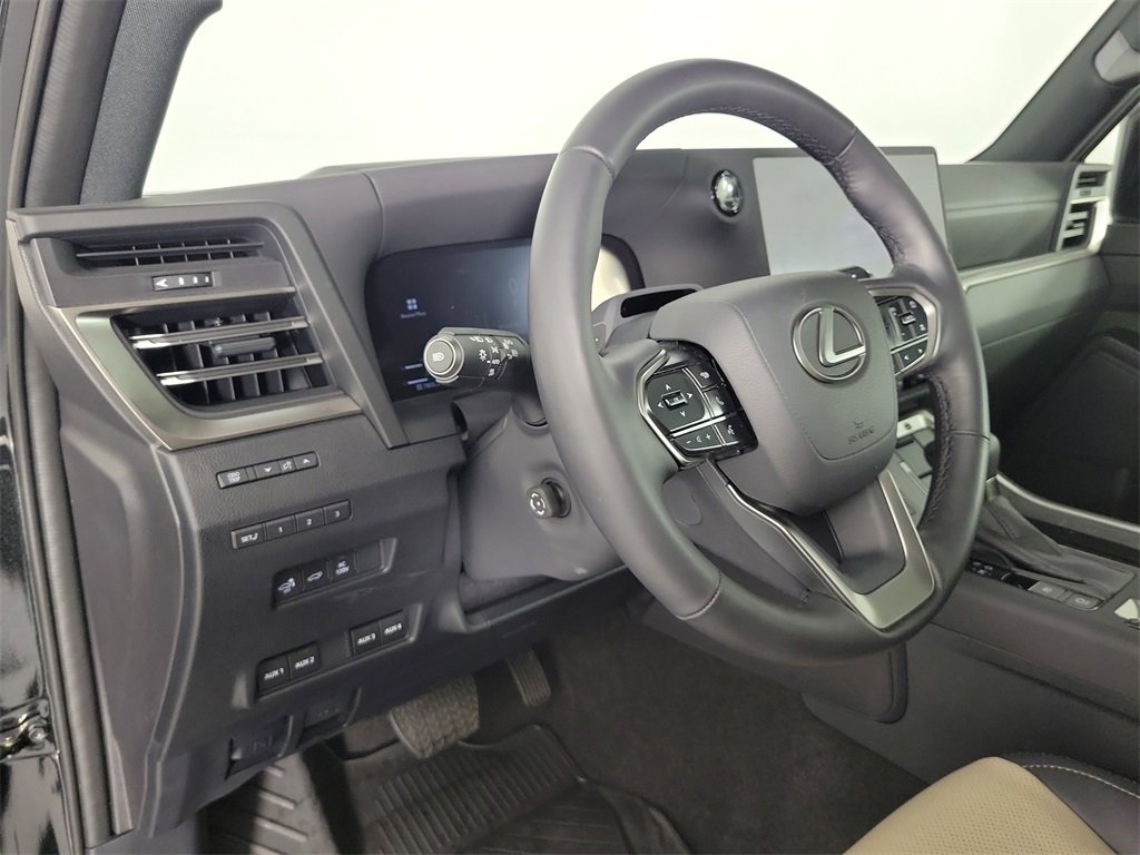 Used 2025 Lexus GX 550 image 15