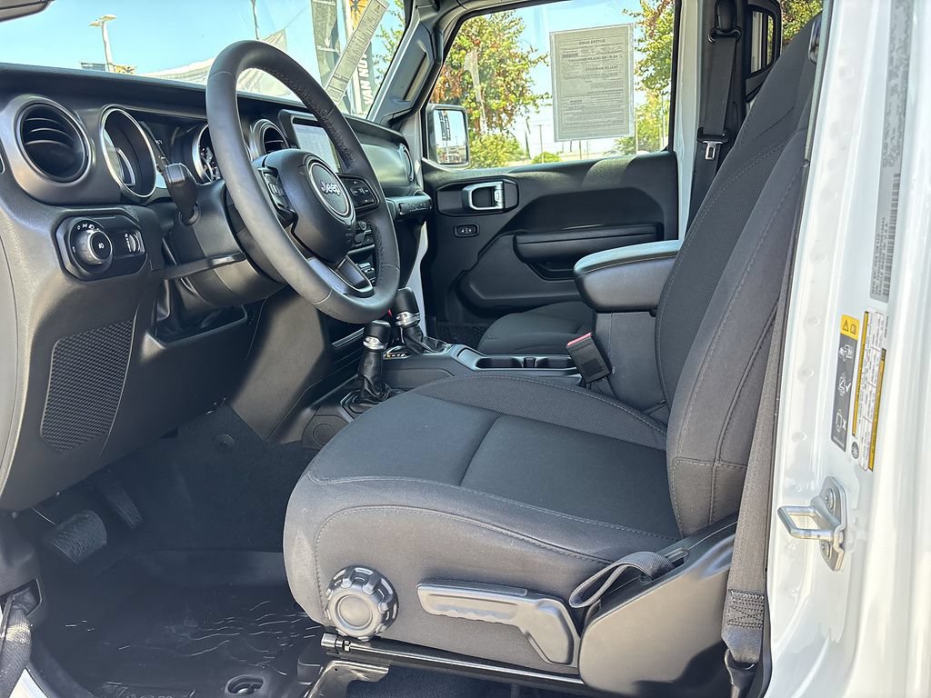 Used 2023 Jeep Wrangler Unlimited Sport AWD/4WD image 12
