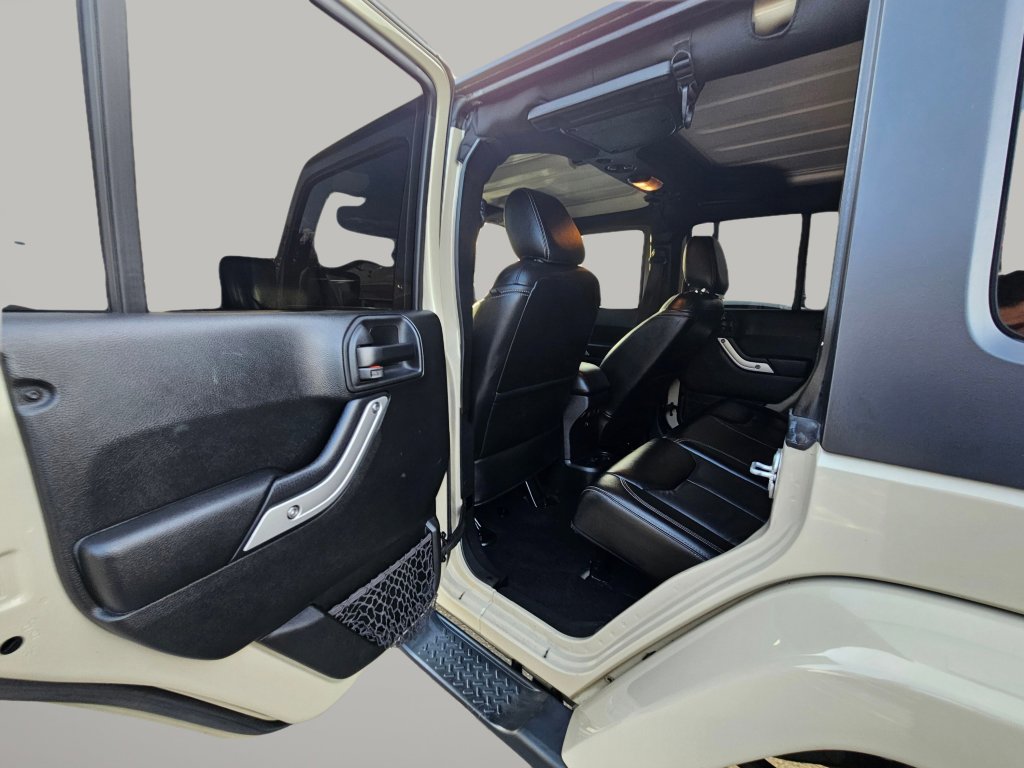 Used 2017 Jeep Wrangler Unlimited Sahara w/ Max Tow Package image 22