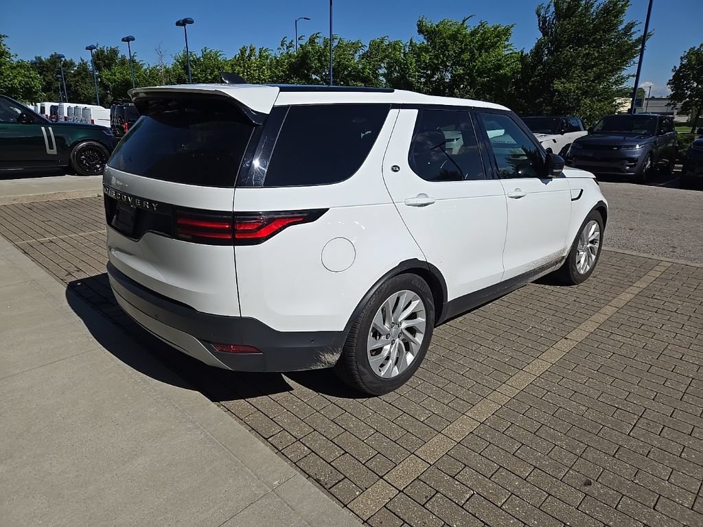 Certified 2025 Land Rover Discovery S AWD/4WD image 5