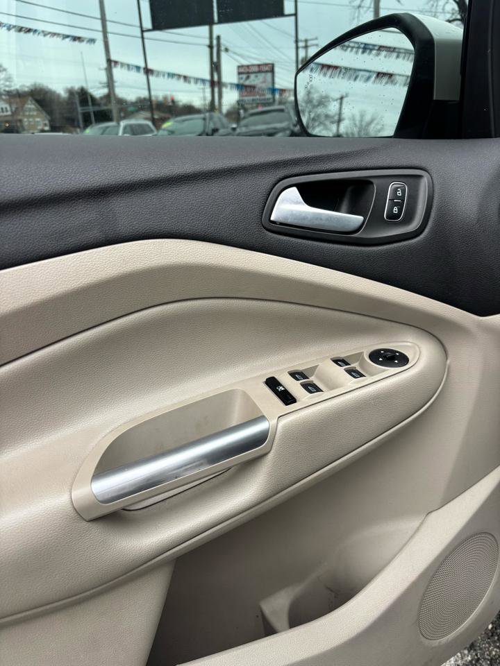 Used 2018 Ford Escape SEL w/ Ford Safe & Smart Package image 8