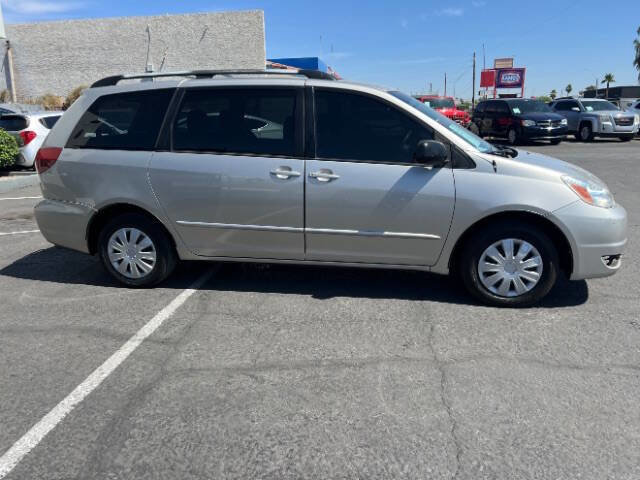 Used 2005 Toyota Sienna LE image 2