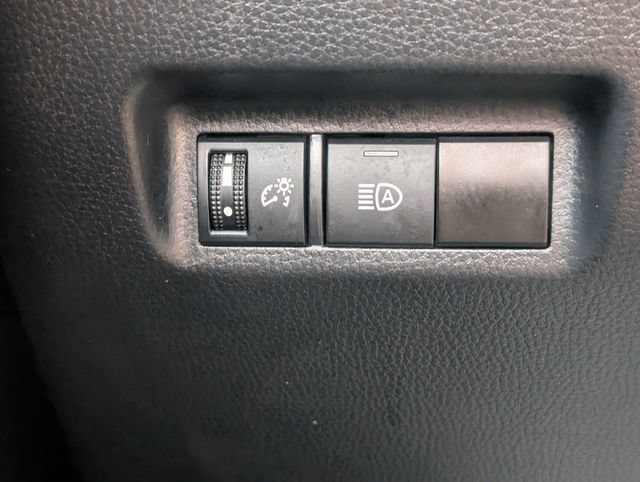 Used 2023 Toyota RAV4 LE AWD/4WD image 13