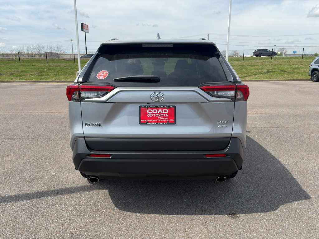 Used 2023 Toyota RAV4 XLE Premium image 4