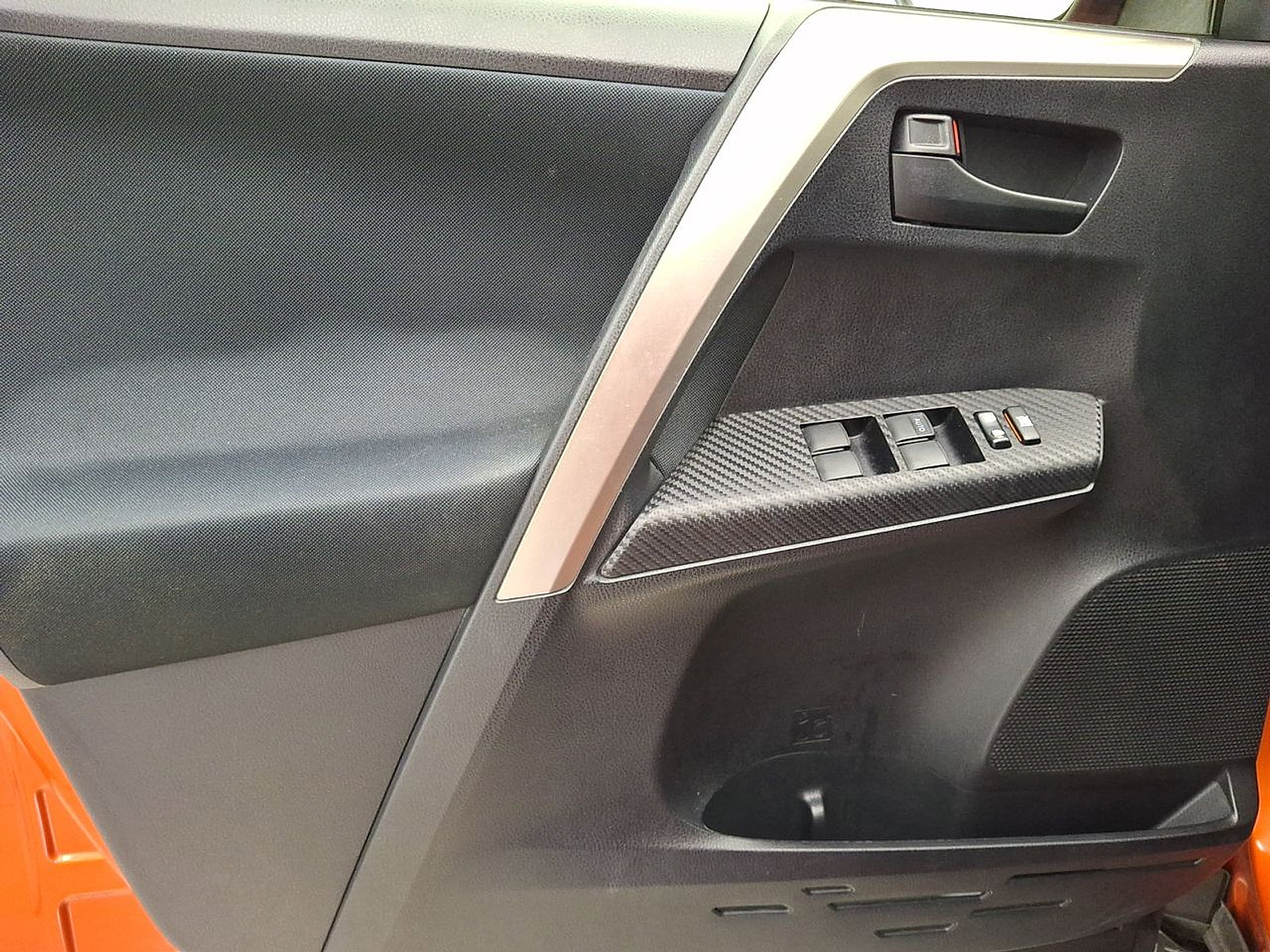 Used 2015 Toyota RAV4 LE FWD image 13