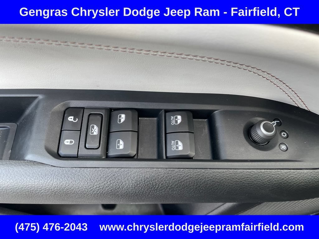Certified 2025 Jeep Compass Limited AWD/4WD image 40