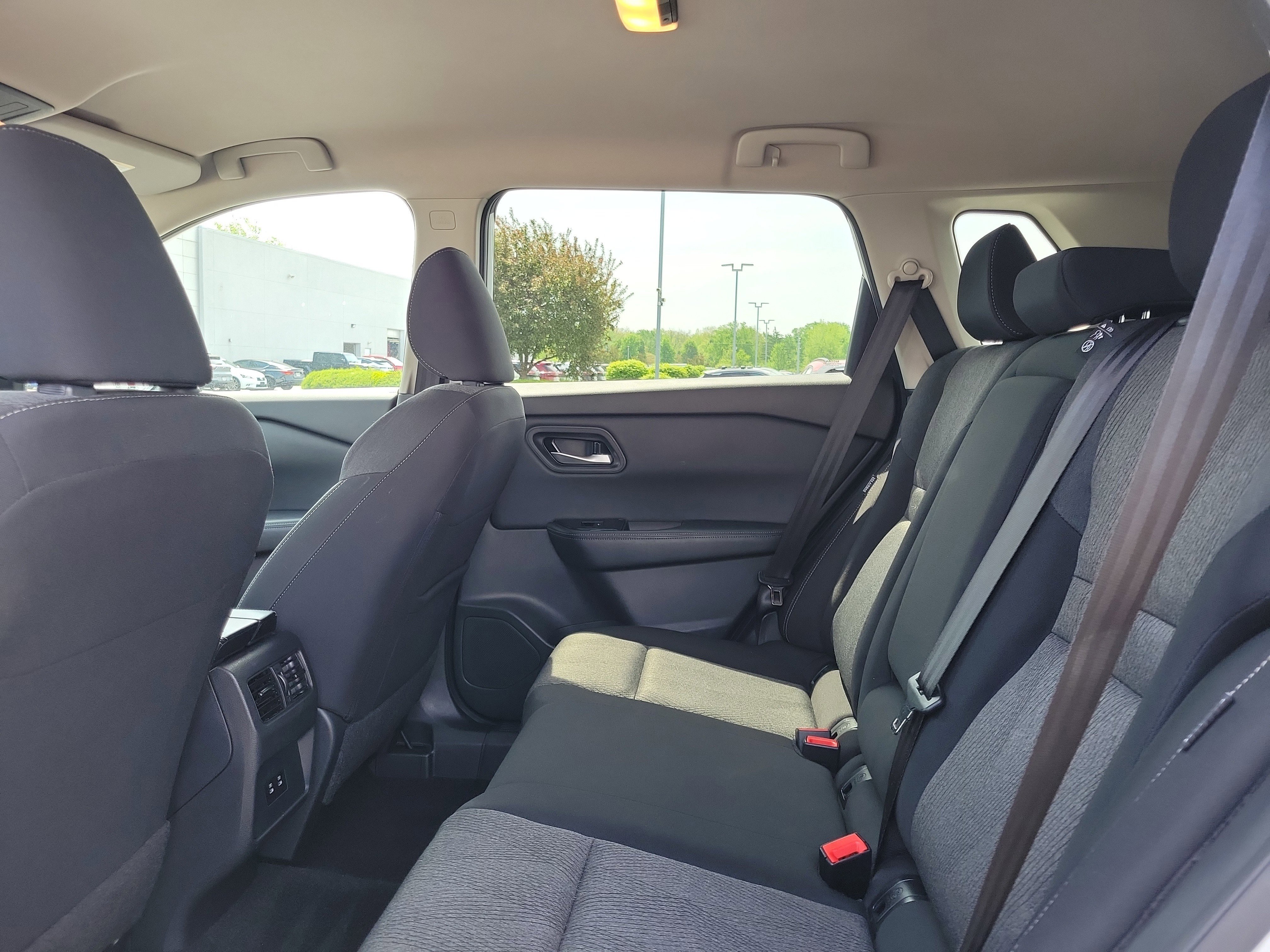 Certified 2025 Nissan Rogue SV AWD/4WD image 11